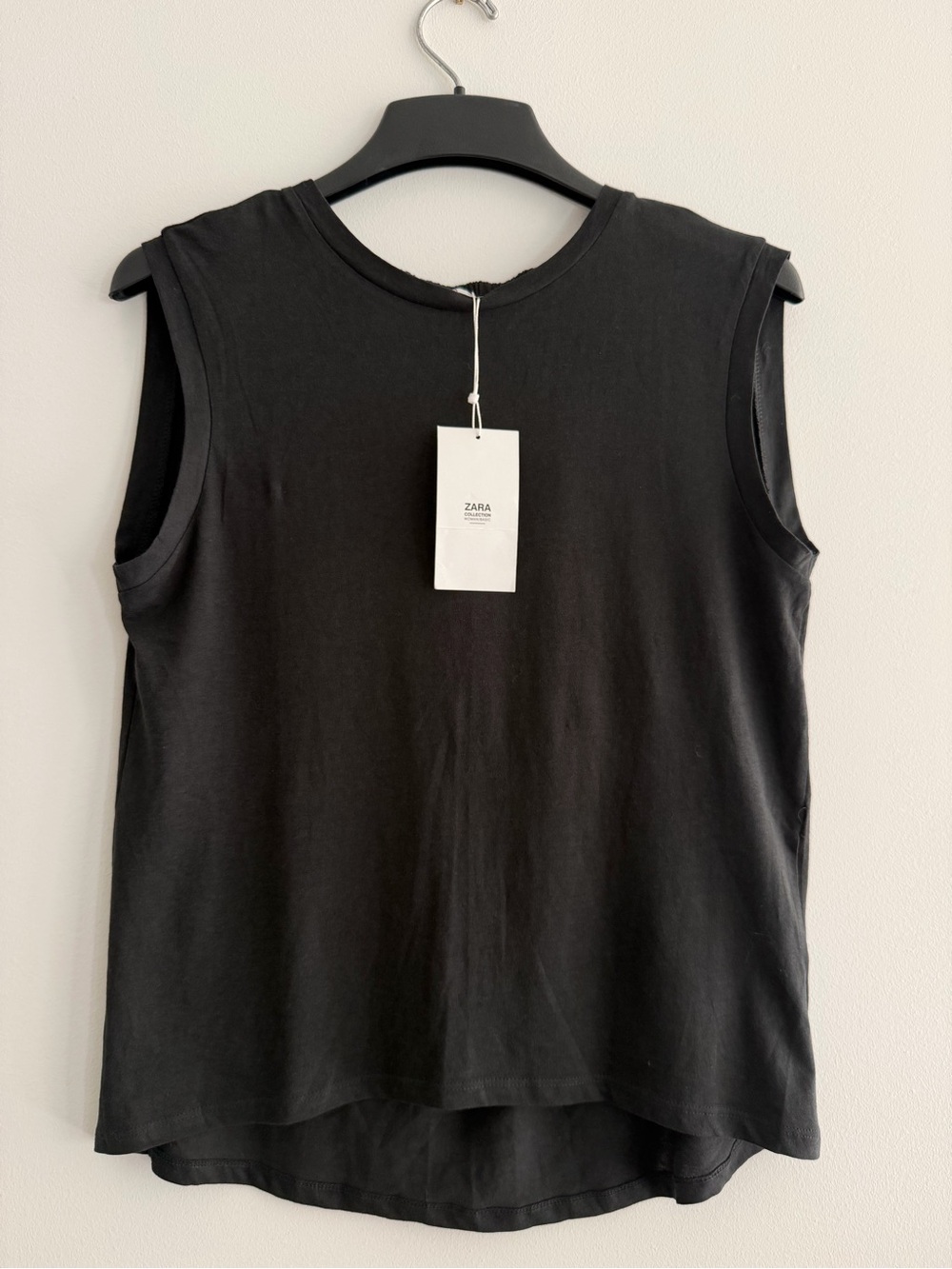 Zara Black Sleeveless Round-Neck Top.